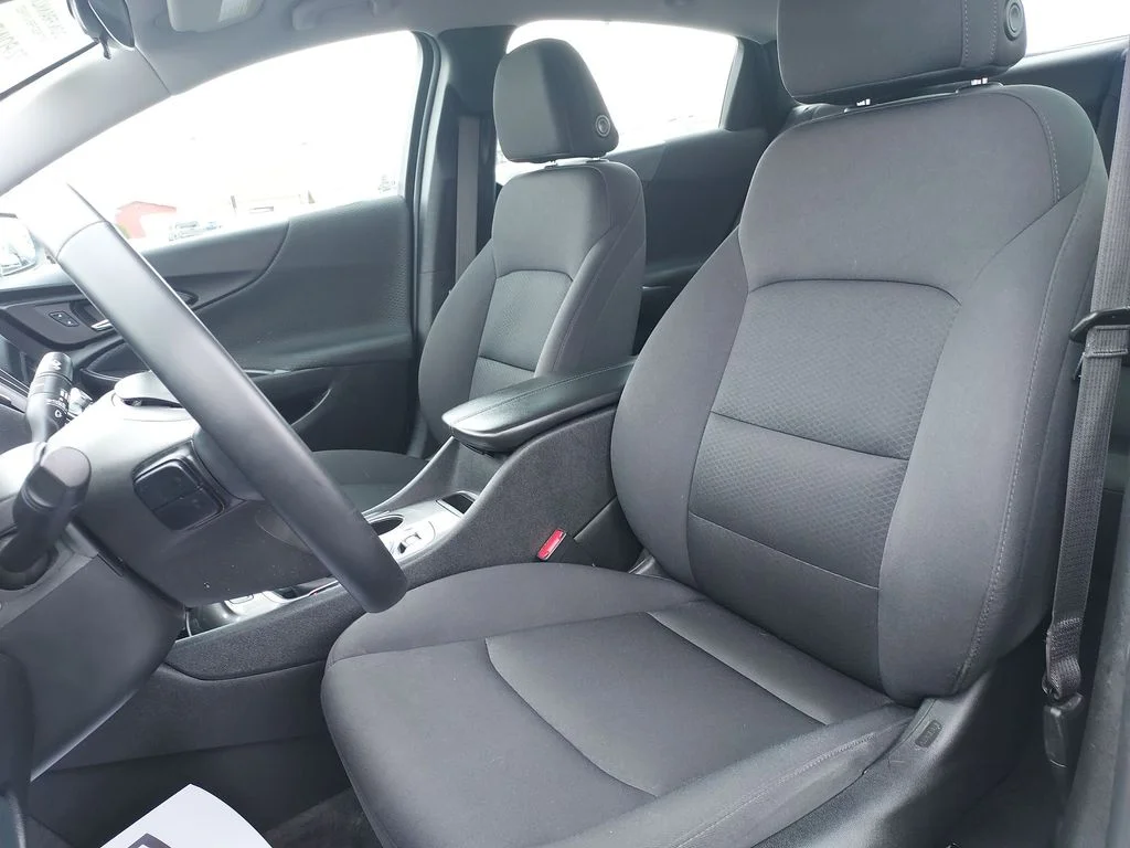 Used 2024 White Chevrolet LT image 17