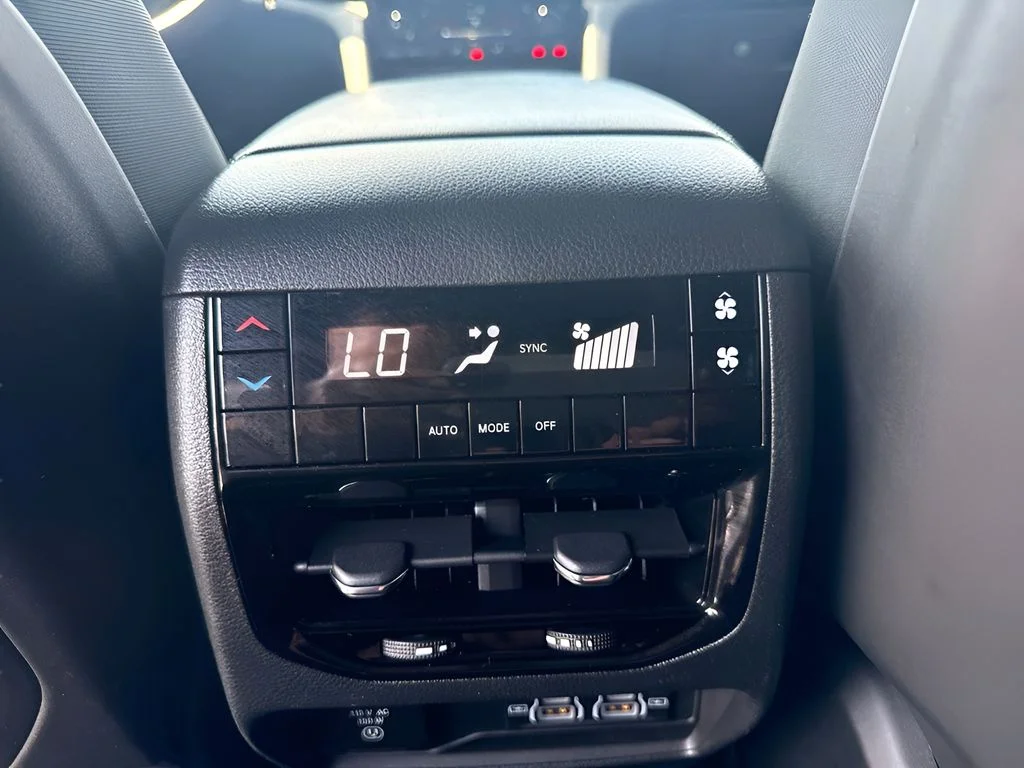 Used 2024 White Jeep Altitude X image 8