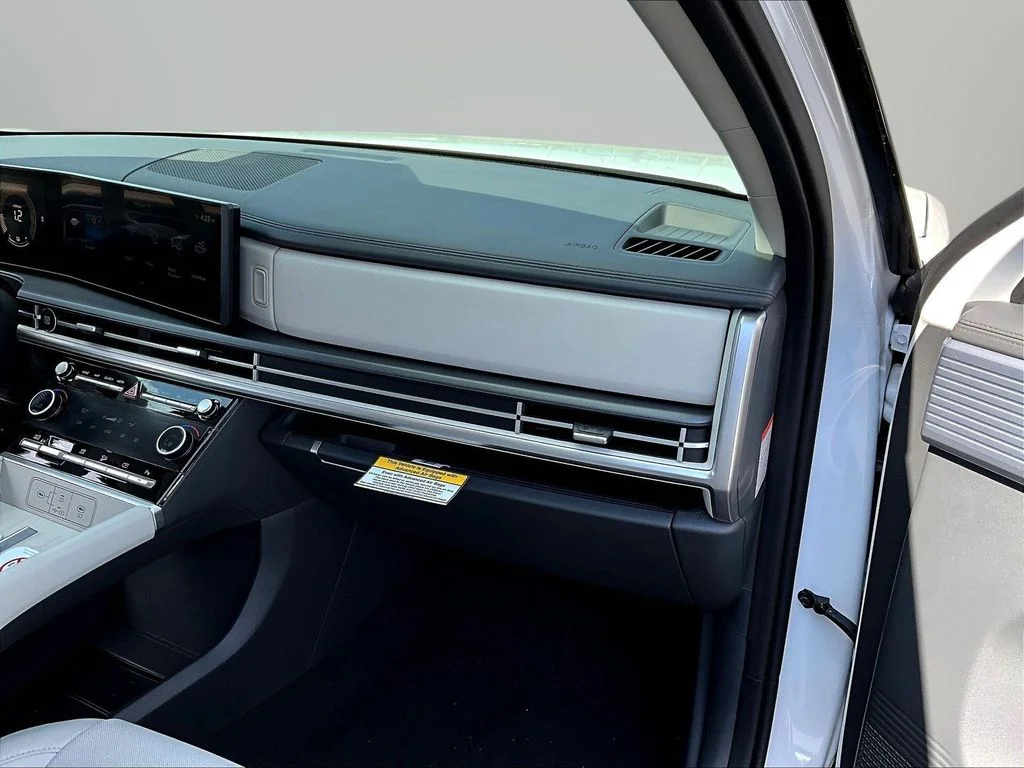 New 2026 White Hyundai SE image 30