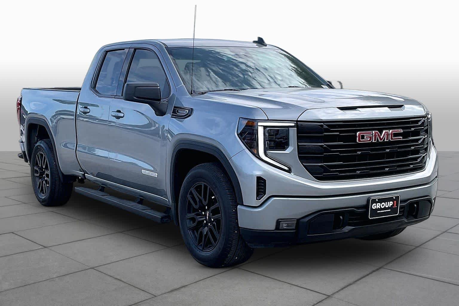 Used 2025 Sterling Metallic GMC Elevation image 3