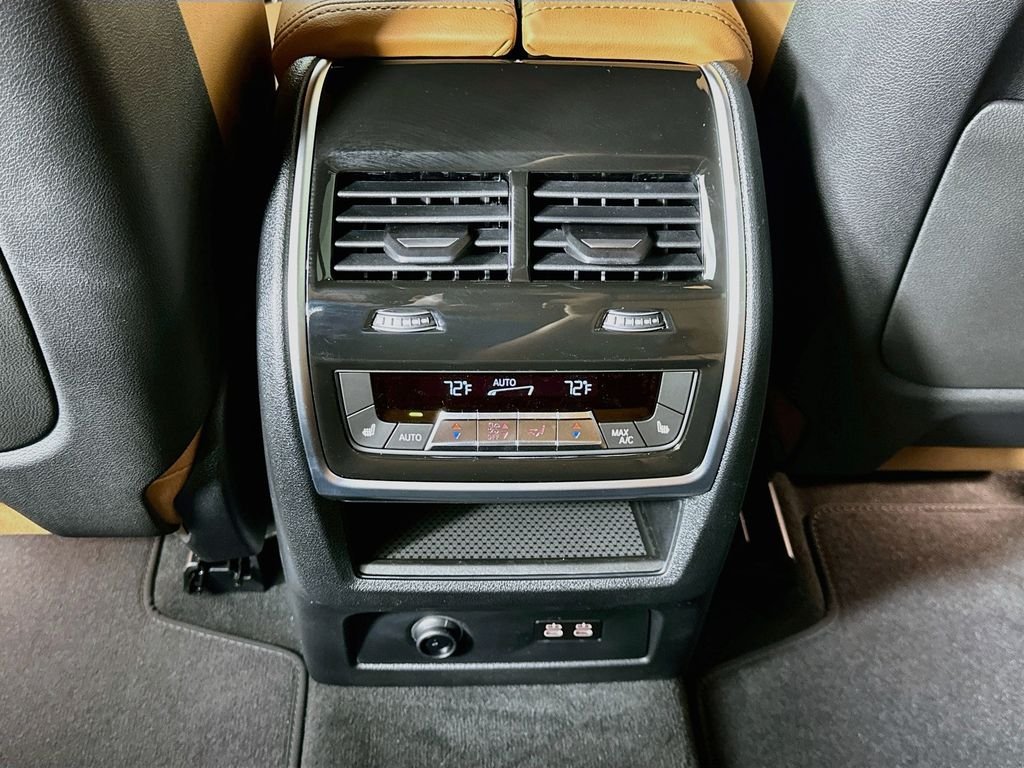 New 2027 Skyscraper Grey Metallic BMW xDrive40i image 18
