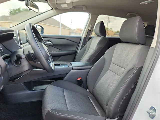 Used 2024 Everest White Pearl Nissan SV image 13