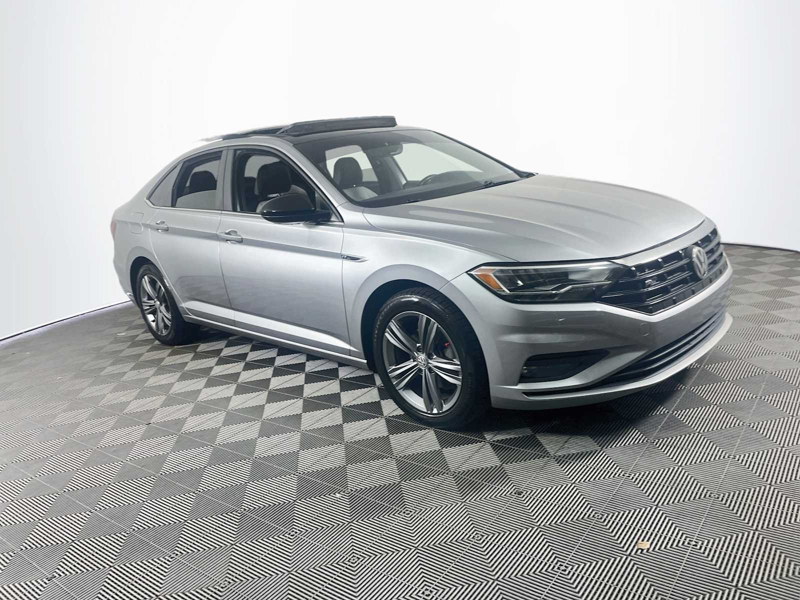 Used 2020 Pyrite Silver Metallic Volkswagen R-Line image 3