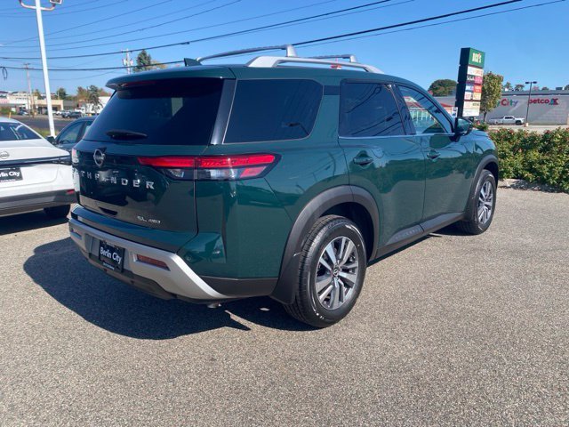 Used 2023 Green Pearl Nissan SL image 3