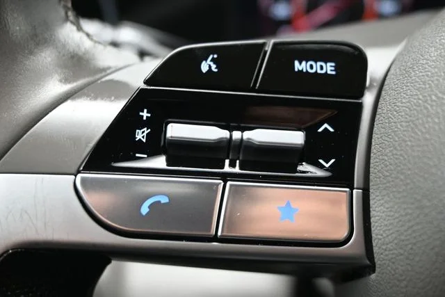 Used 2024 Blue Hyundai SEL image 19