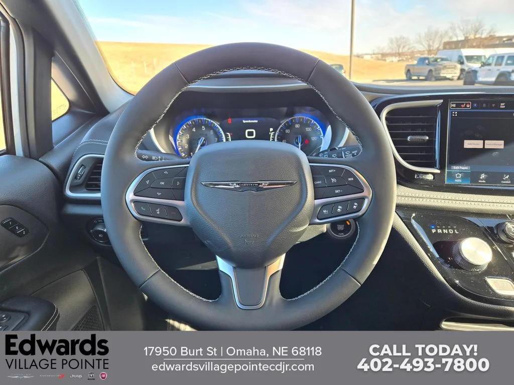 2026 Chrysler Pacifica Select - Photo 16