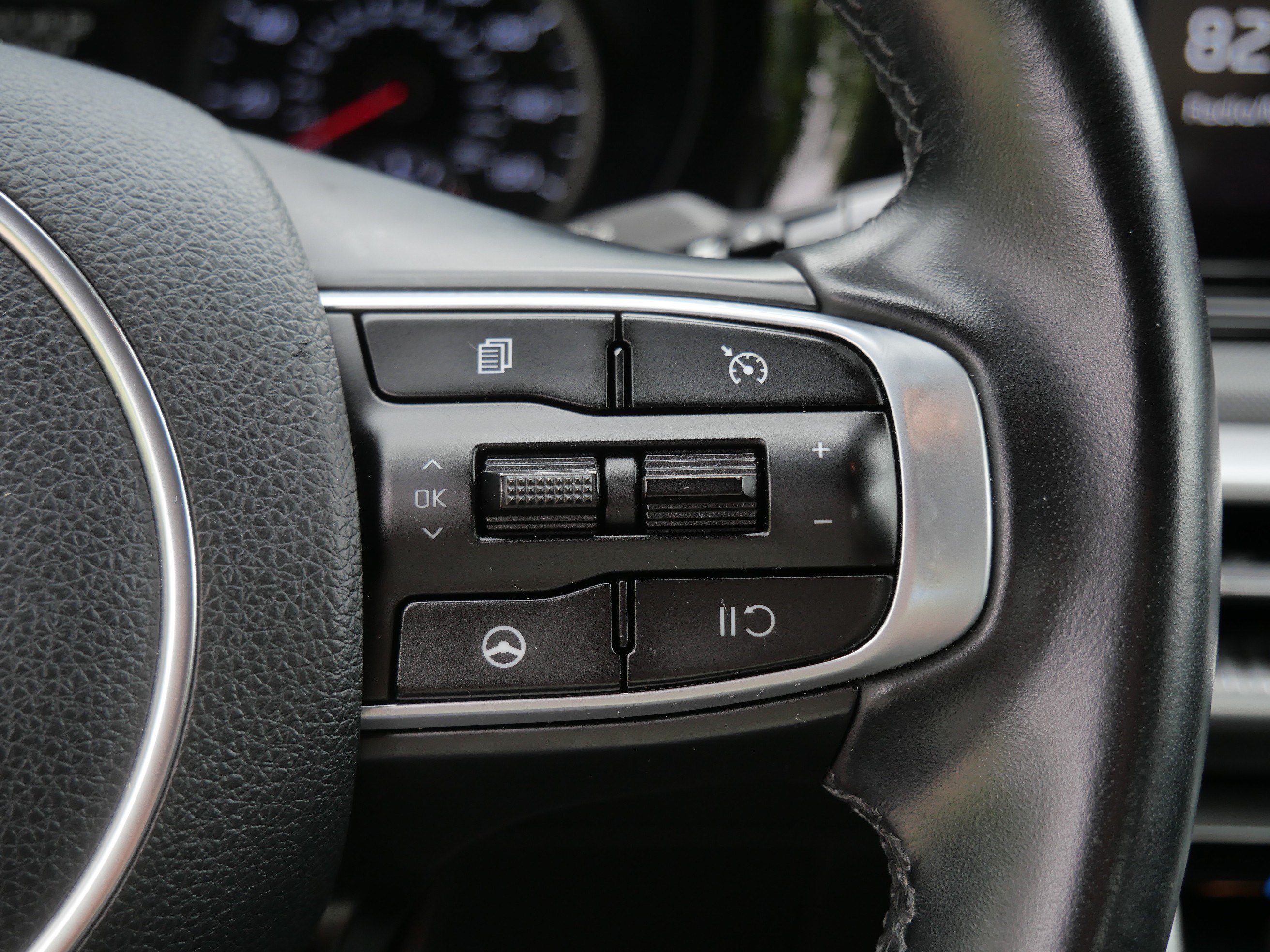 Used 2022 Sapphire Blue Kia GT-Line image 28