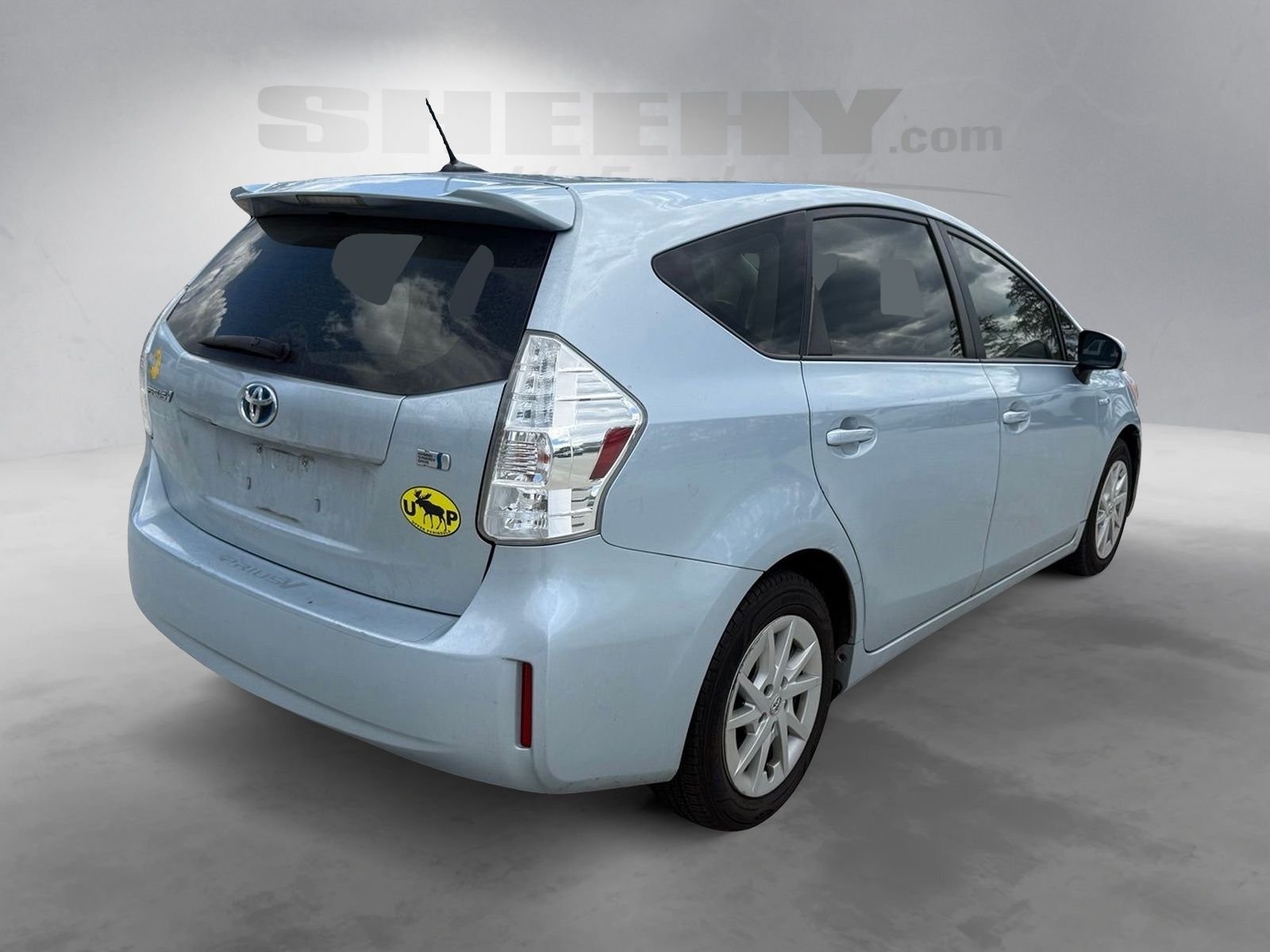 Used 2012 Blue Toyota Three image 10