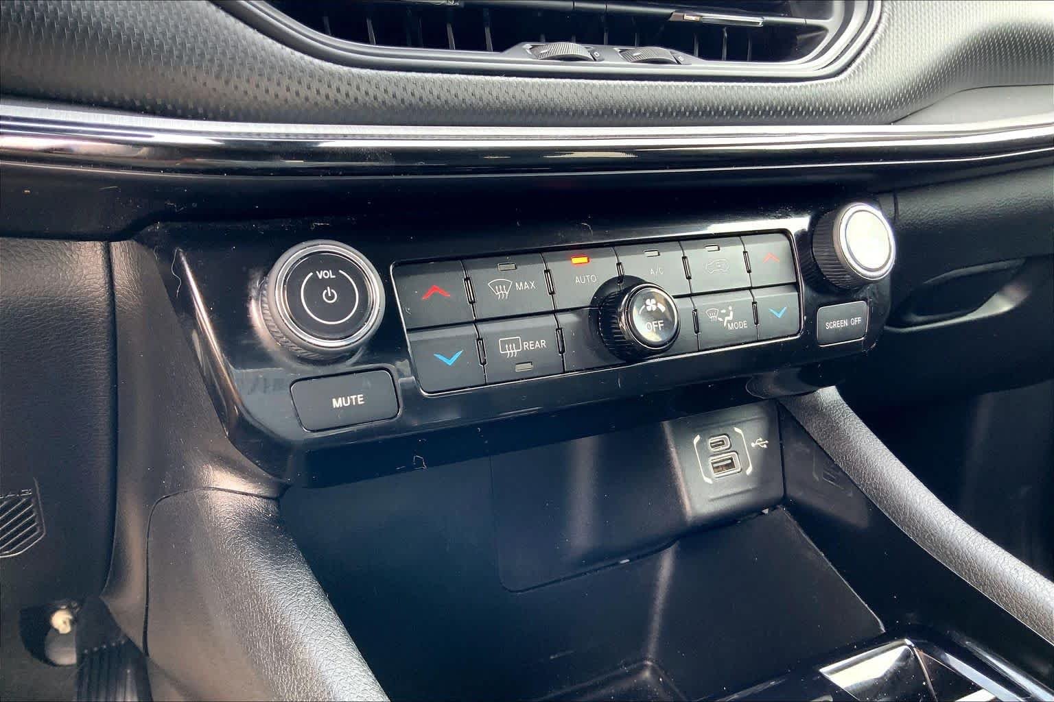 Used 2022 Granite Crystal Metallic Clearcoat Jeep Trailhawk image 30
