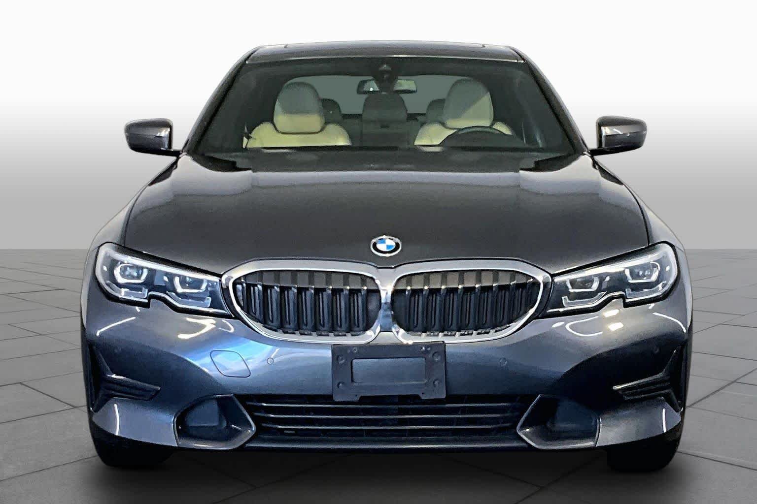 Used 2020 Mineral Gray Metallic BMW 330i xDrive image 4