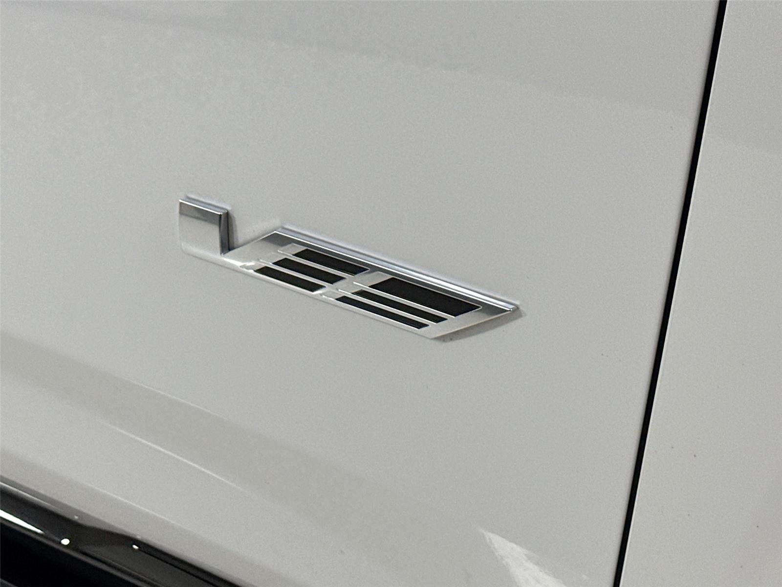Used 2025 Crystal White Tricoat Cadillac AWD V-Series | Rear TVs | Super Cruise image 41