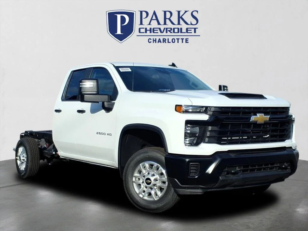 New 2025 Summit White Chevrolet WT image 1