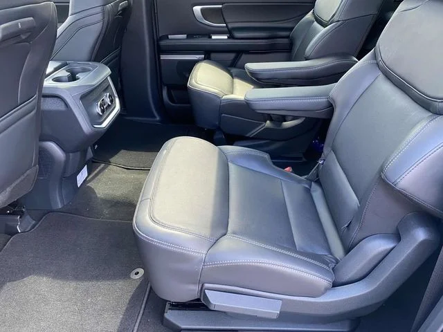 New 2025 Dark Matter Gray Metallic Ford Platinum® MAX image 5