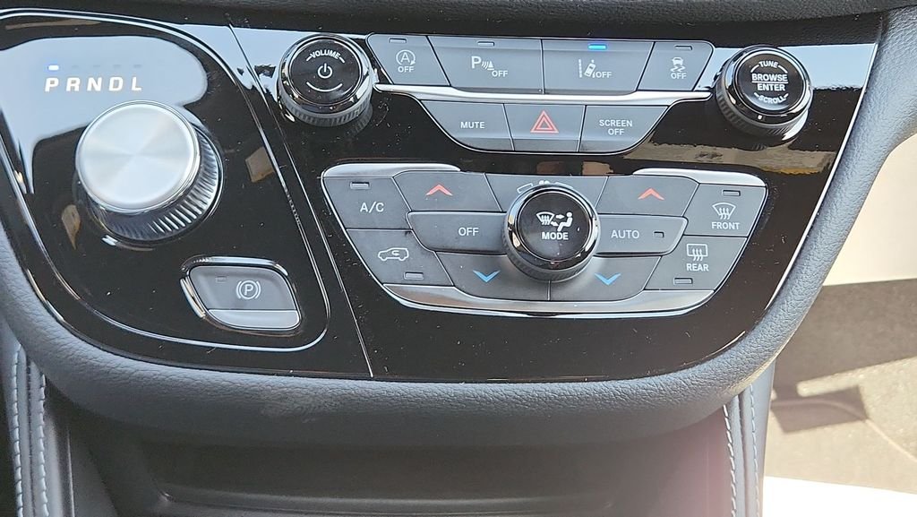 2026 Chrysler Pacifica Limited - Photo 26