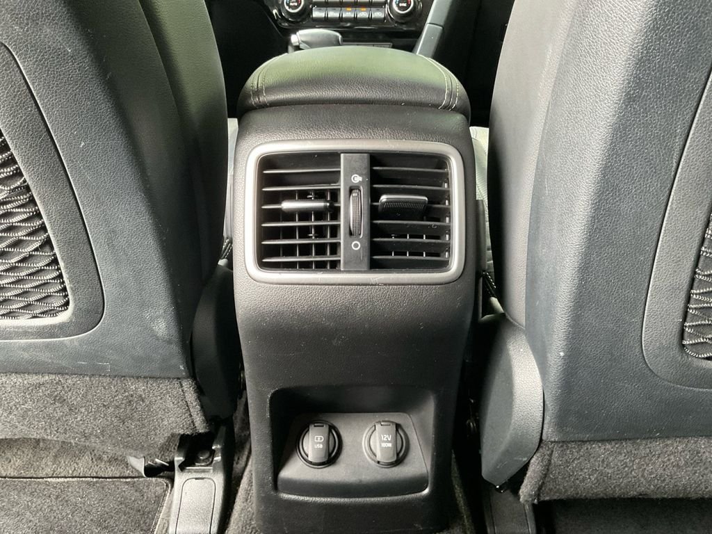 Used 2018 Red Kia EX image 23