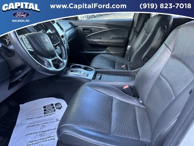 Used 2023  Honda EX-L image 19