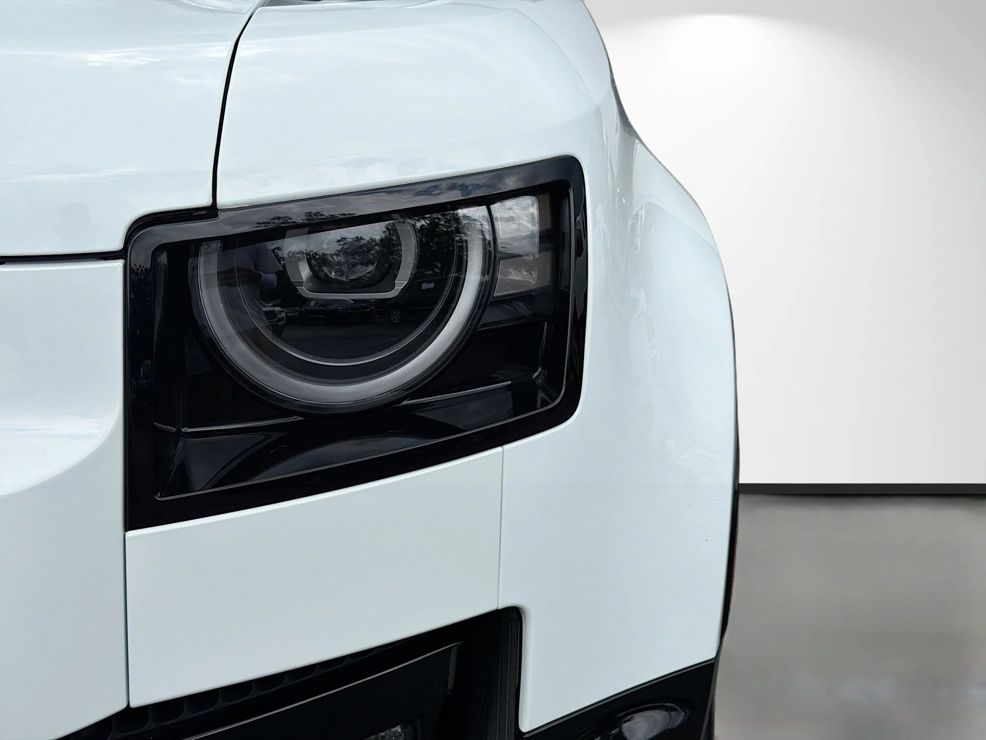 New 2026 Fuji White Land Rover X-Dynamic SE image 9