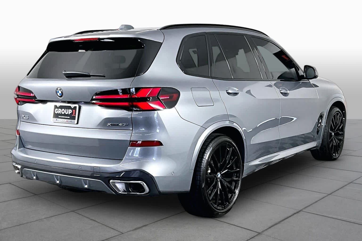 Used 2024 Skyscraper Grey Metallic BMW xDrive40i image 12