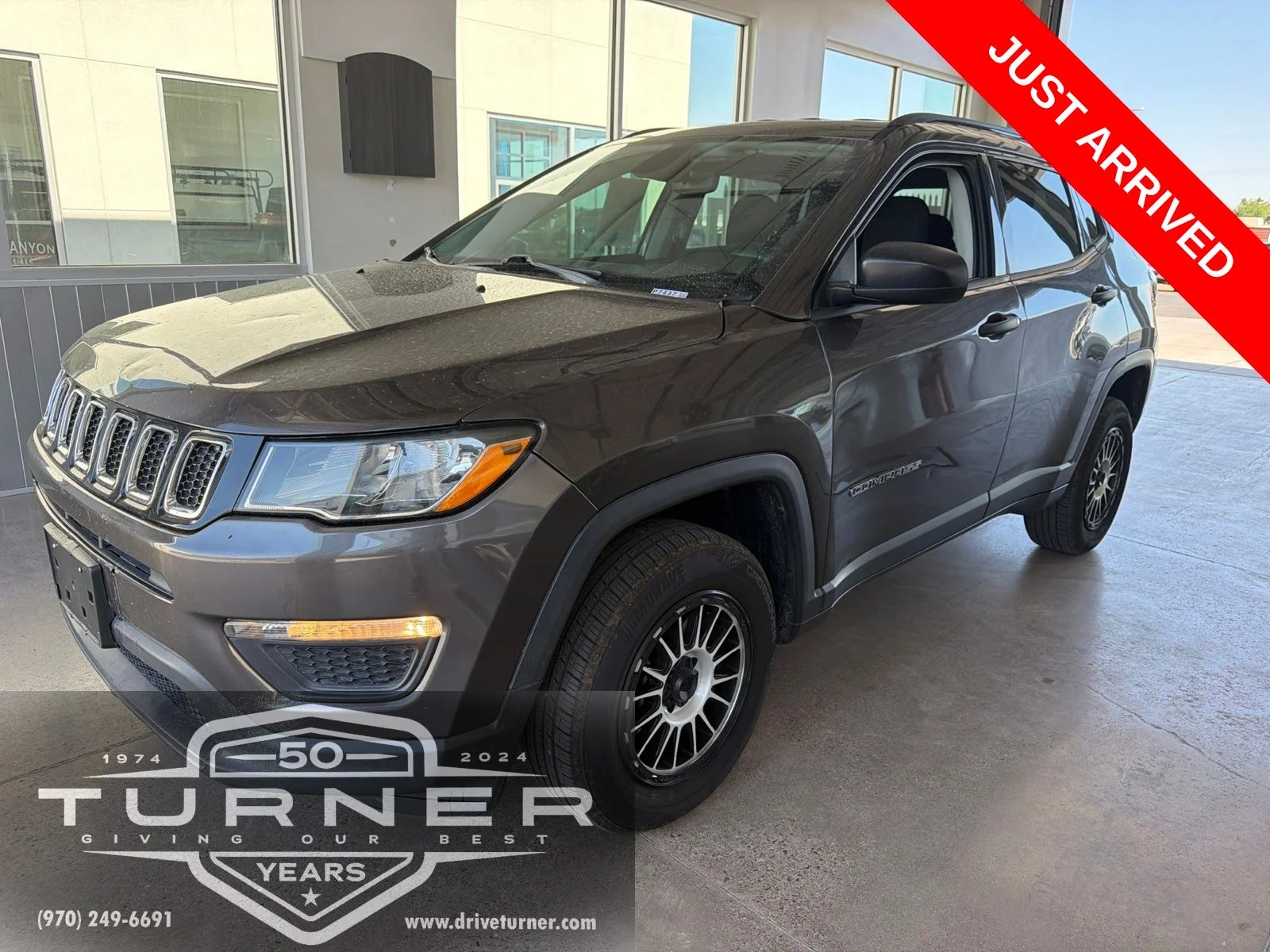 Used 2018 Gray Jeep Sport image 4