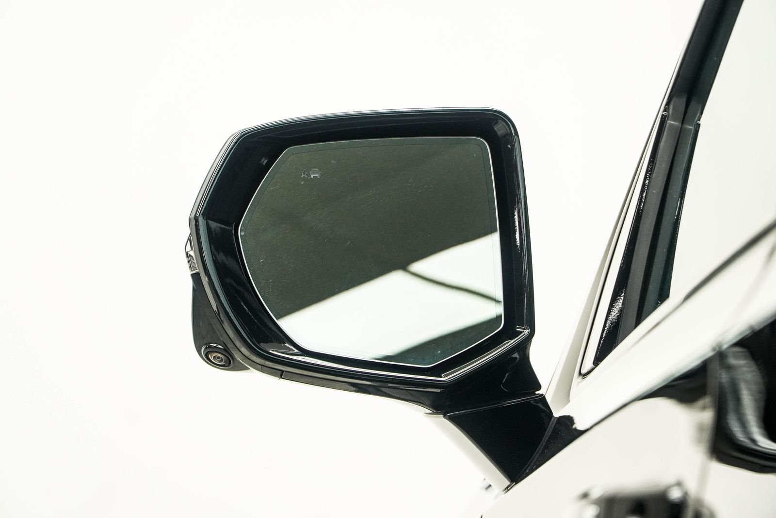 Used 2023 Black Chevrolet Z71 image 17