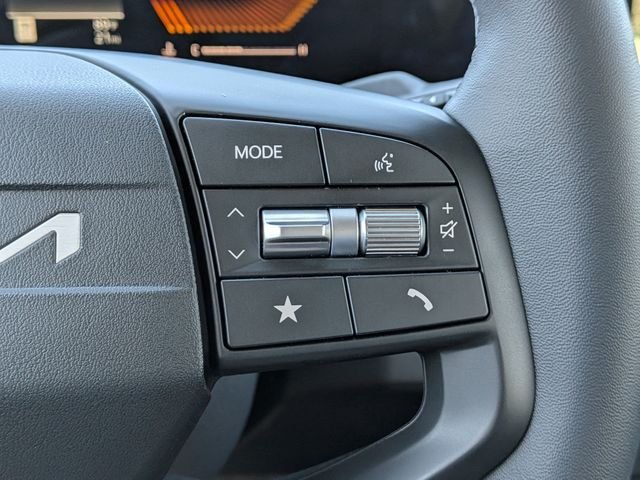 New 2026 Snow White Pearl Kia EX image 24