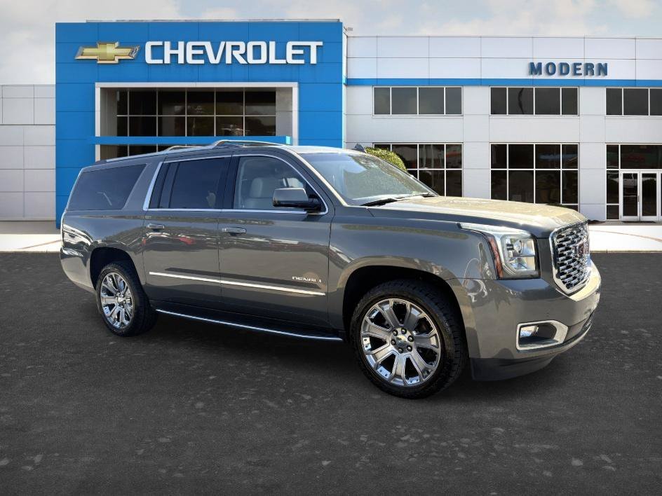 Used 2018 Mineral Metallic GMC Denali image 6