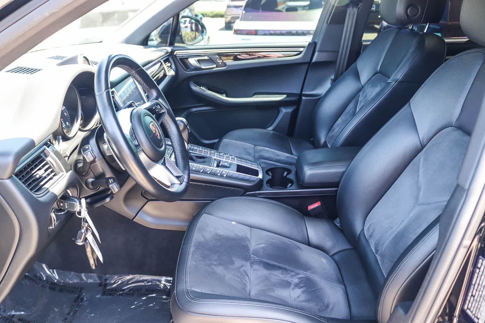 Used 2018 Black Porsche  image 17