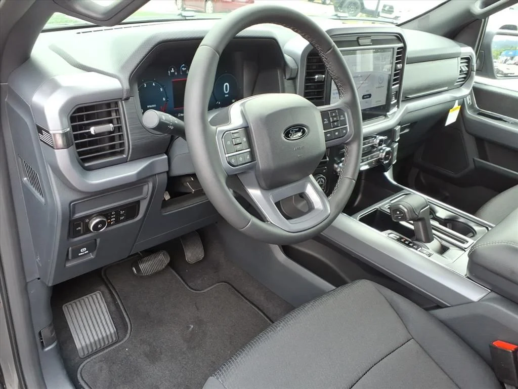 New 2026 Carbonized Gray Metallic Ford XLT image 6