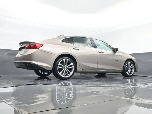 Used 2025 Mineral Gray Metallic Chevrolet LT image 24