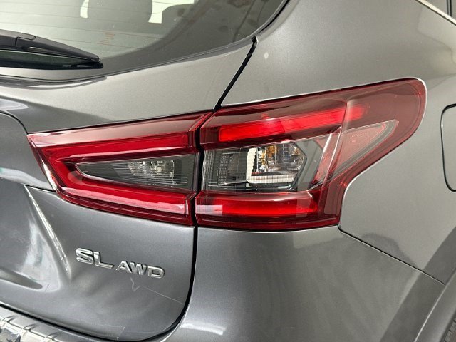 Used 2022 Gun Metallic Nissan SL image 30