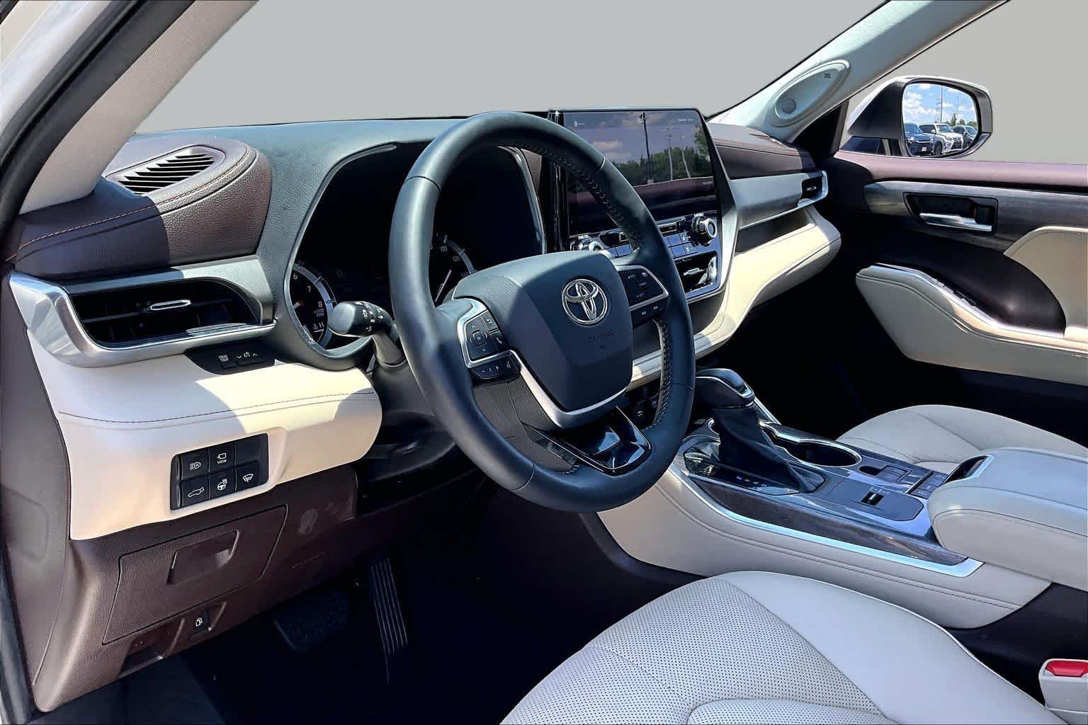 Used 2021 Blizzard Pearl Toyota Limited image 16