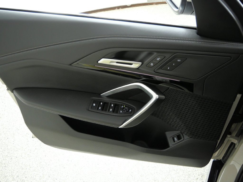 New 2027 Dune Grey Metallic BMW xDrive28i image 31
