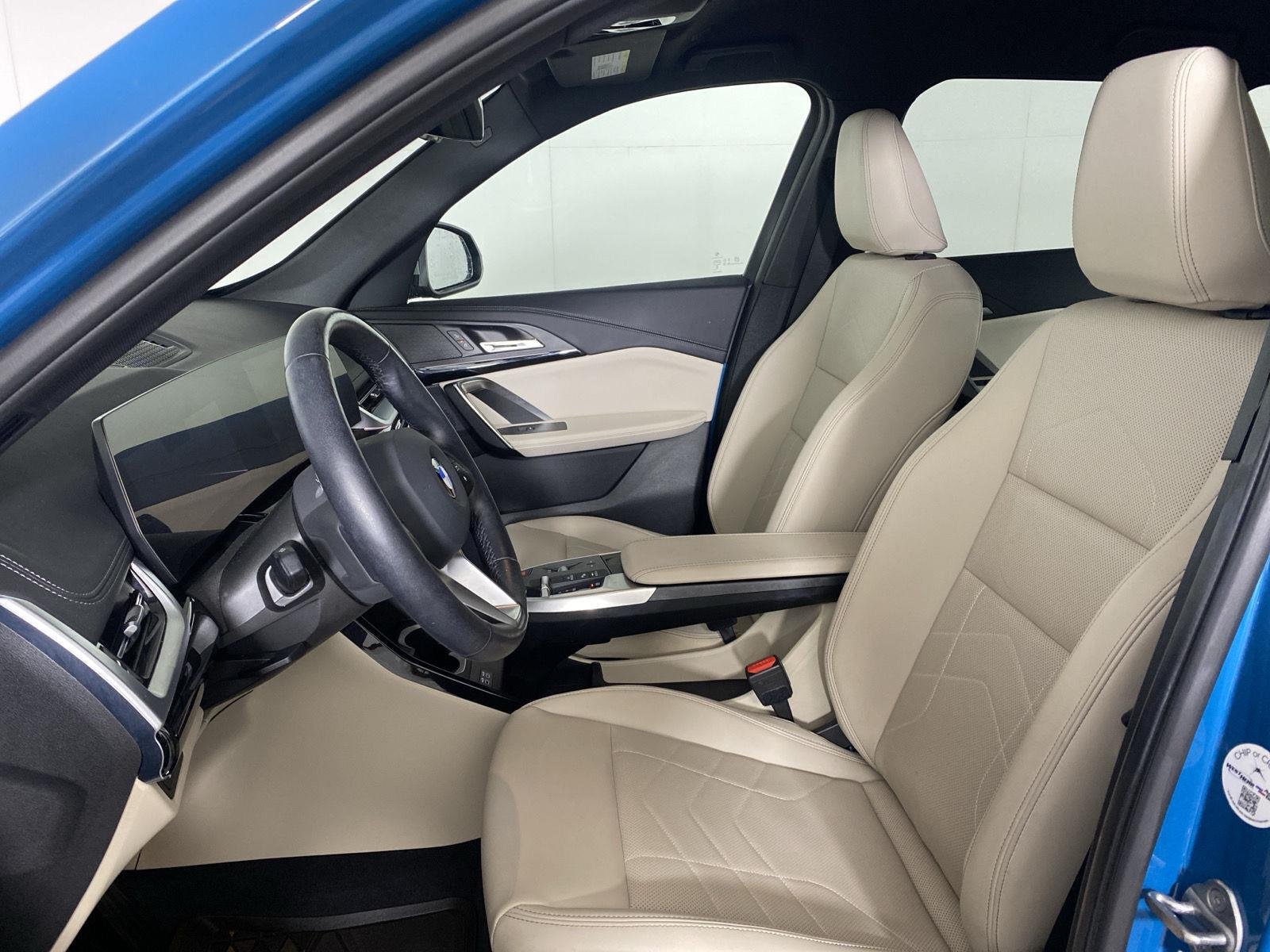 Used 2023 Blue Bay Lagoon Metallic BMW xDrive28i image 10