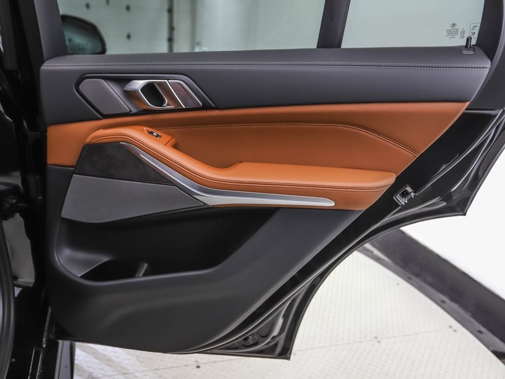 New 2026 Black Sapphire Metallic BMW xDrive40i image 25