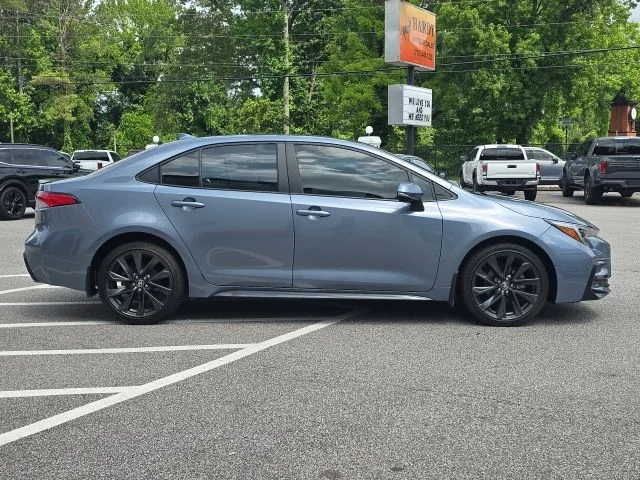 Used 2024  Toyota SE image 6