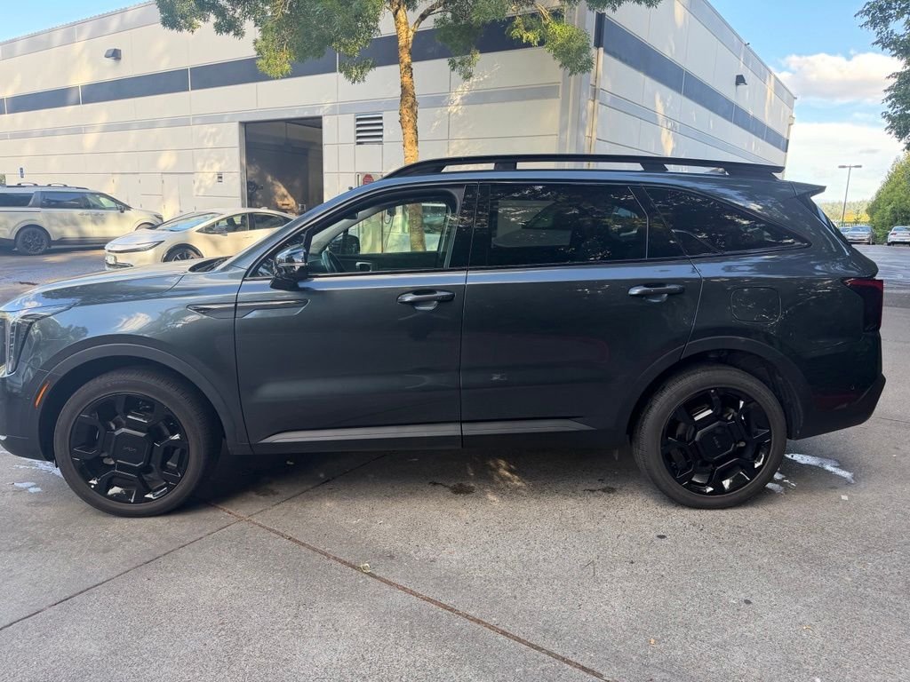 Used 2025 Gravity Gray Kia X-Line SX image 7