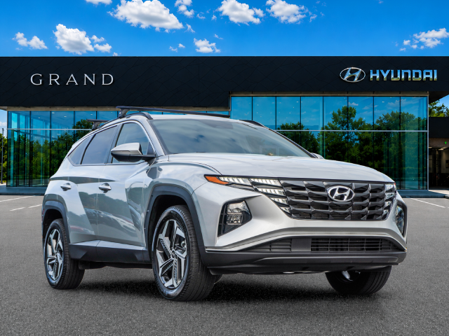 Used 2023 Silver Hyundai SEL image 8