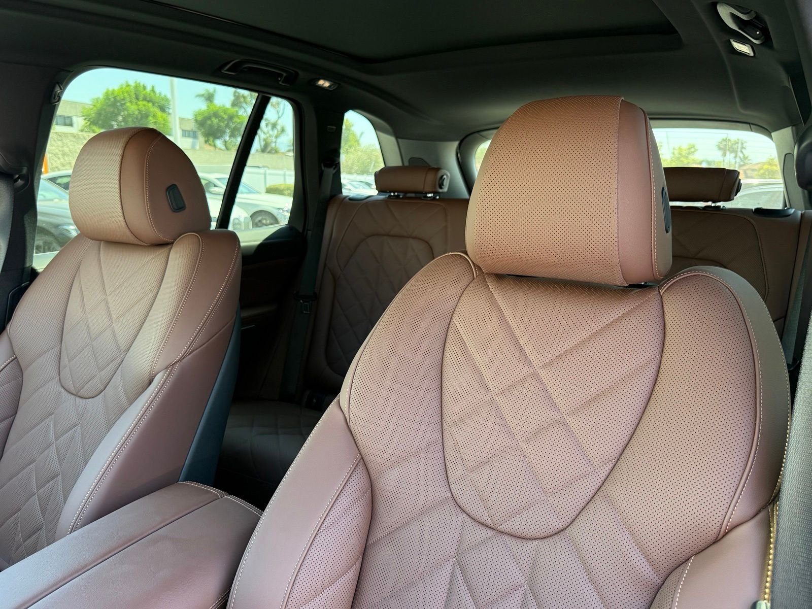 New 2026 Manhattan Green Metallic BMW sDrive40i image 22