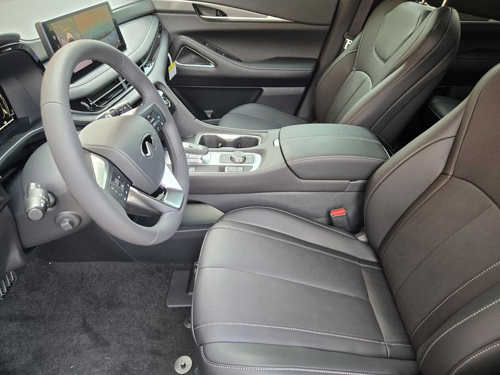 New 2027 MINERAL BLACK INFINITI Luxe FWD image 8