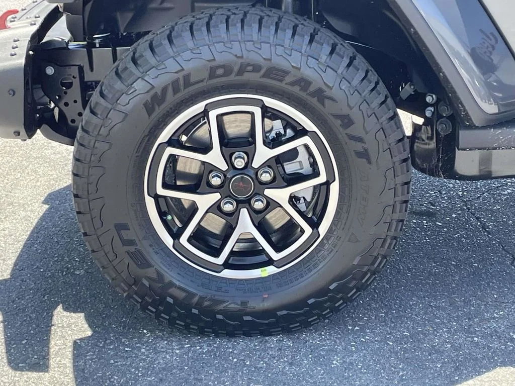 New 2026 Granite Crystal Metallic Clearcoat Jeep Rubicon X image 11