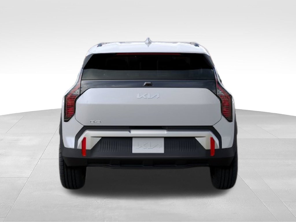 New 2027 White Kia  image 5