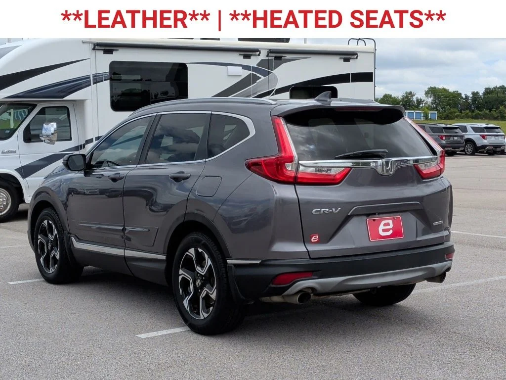 Used 2018 Lunar Silver Metallic Honda Touring image 5