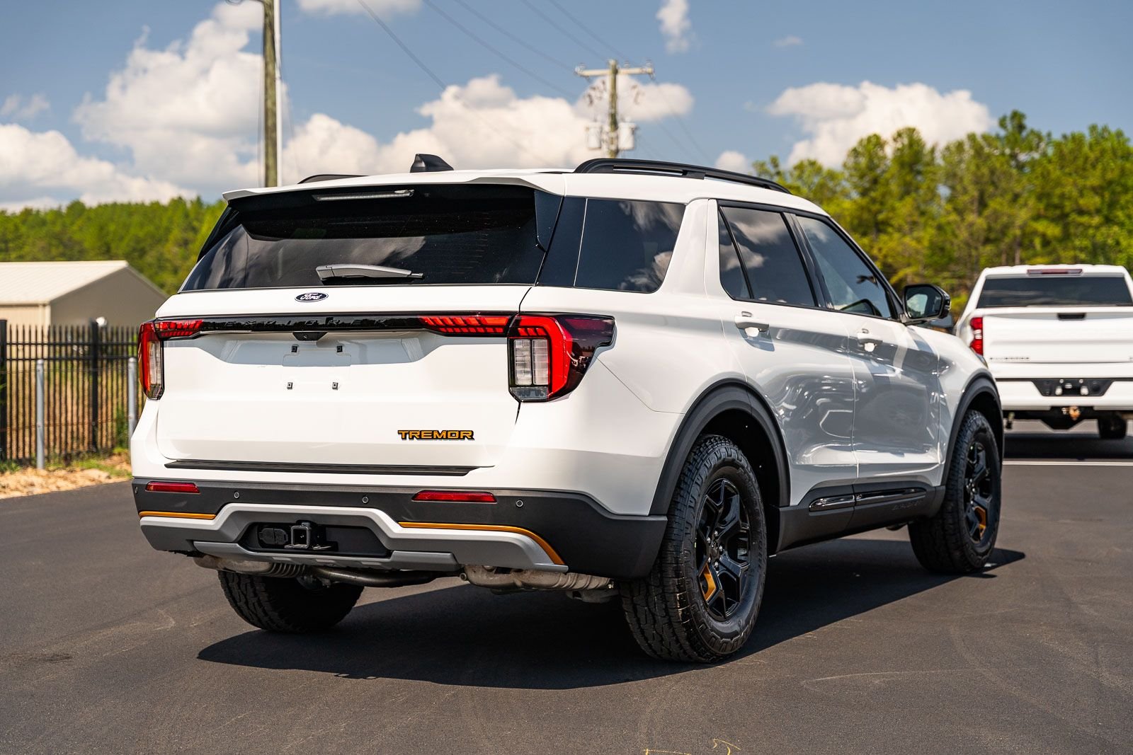 New 2027 Star White Metallic Tri-Coat Ford Tremor® image 4