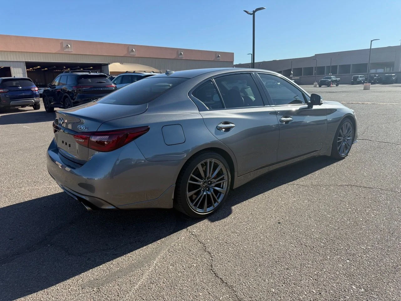 Certified Used 2022 Graphite Shadow INFINITI Red Sport 400 image 5
