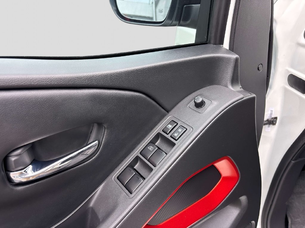 Used 2025 White Nissan PRO-4X image 20