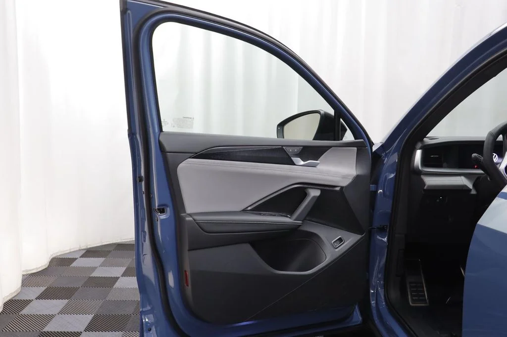 2026 Volkswagen Tiguan SE R-LINE BLACK - Photo 5