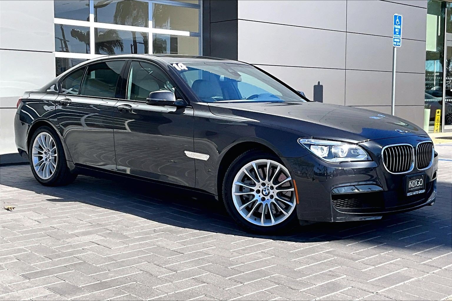 Used 2014 Gray BMW 750i image 3