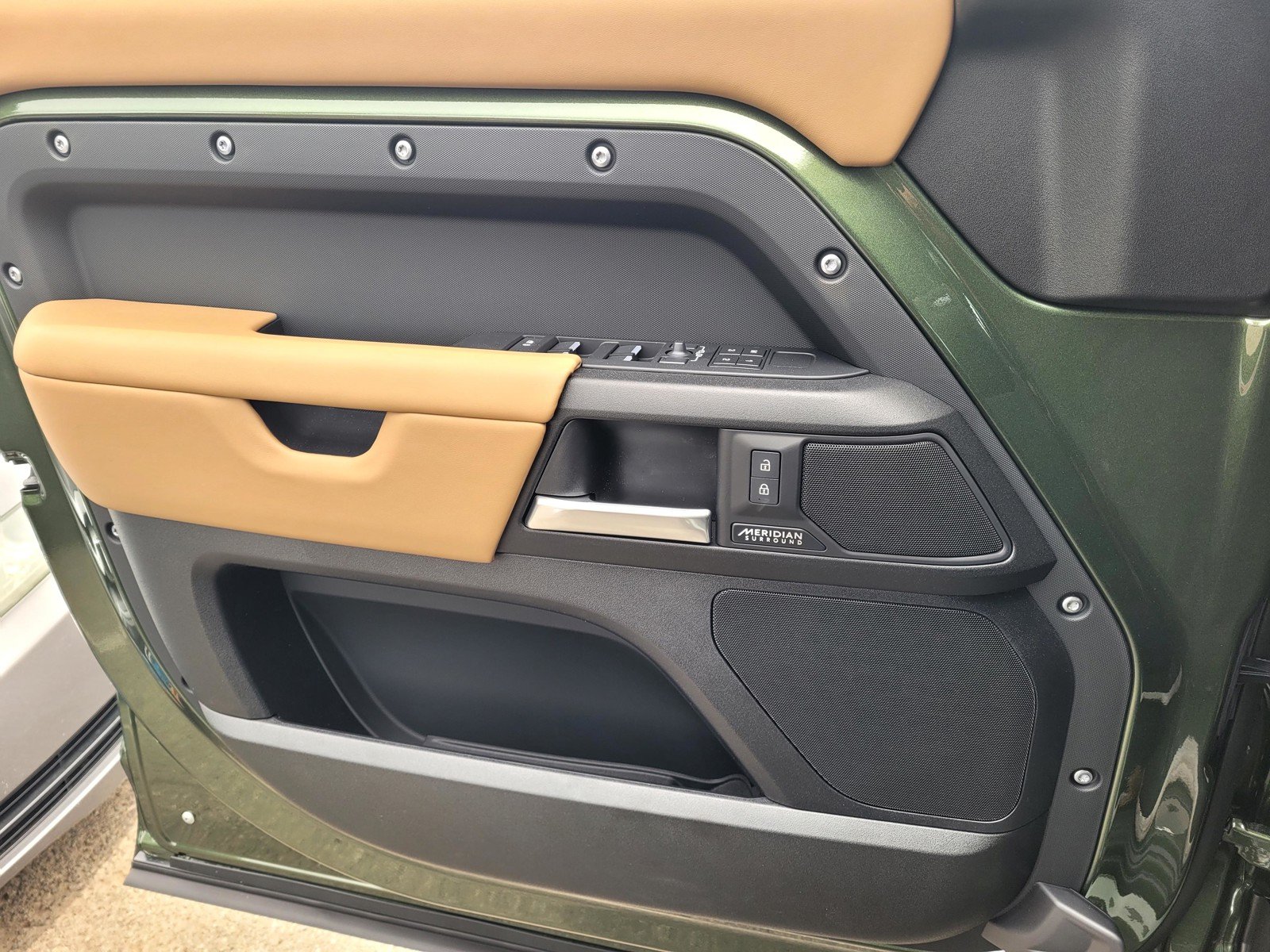 New 2026 Woolstone Green Land Rover X image 20