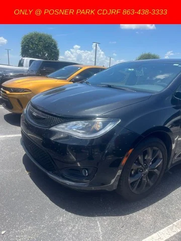 2020 Chrysler Pacifica Touring