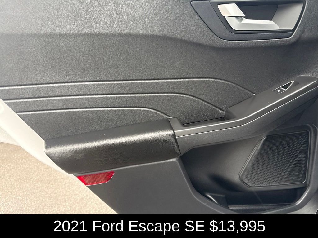 Used 2021 Oxford White Ford SE image 14